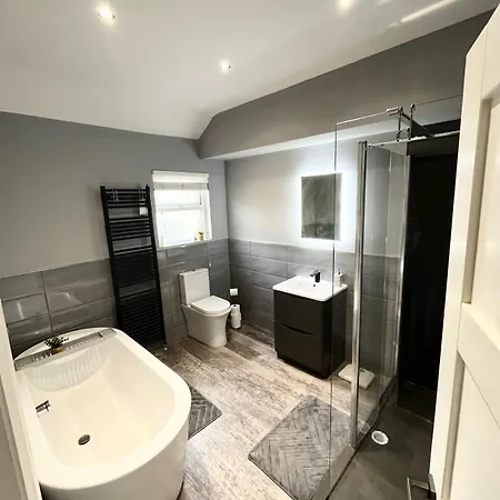 The Little House With A Tub Villa Bangor  Exterior photo